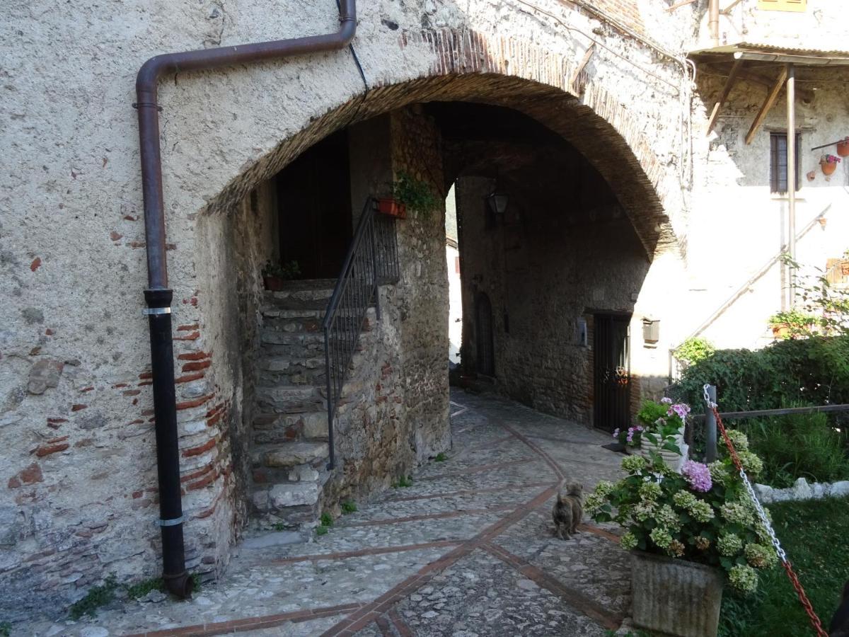 Villa La Bottega Del Fabbro Affitto Breve Contigliano Exterior foto