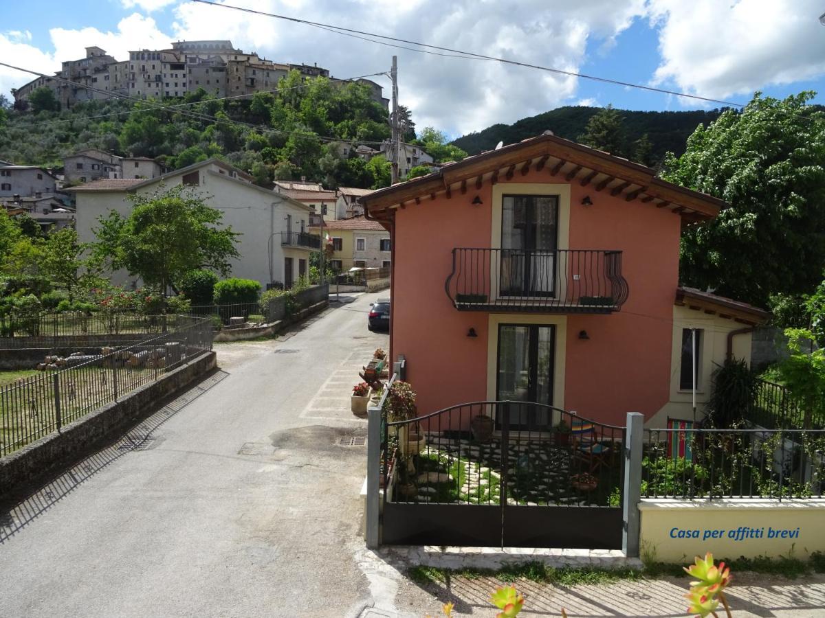 Villa La Bottega Del Fabbro Affitto Breve Contigliano Exterior foto