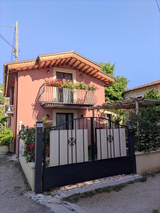 Villa La Bottega Del Fabbro Affitto Breve Contigliano Exterior foto