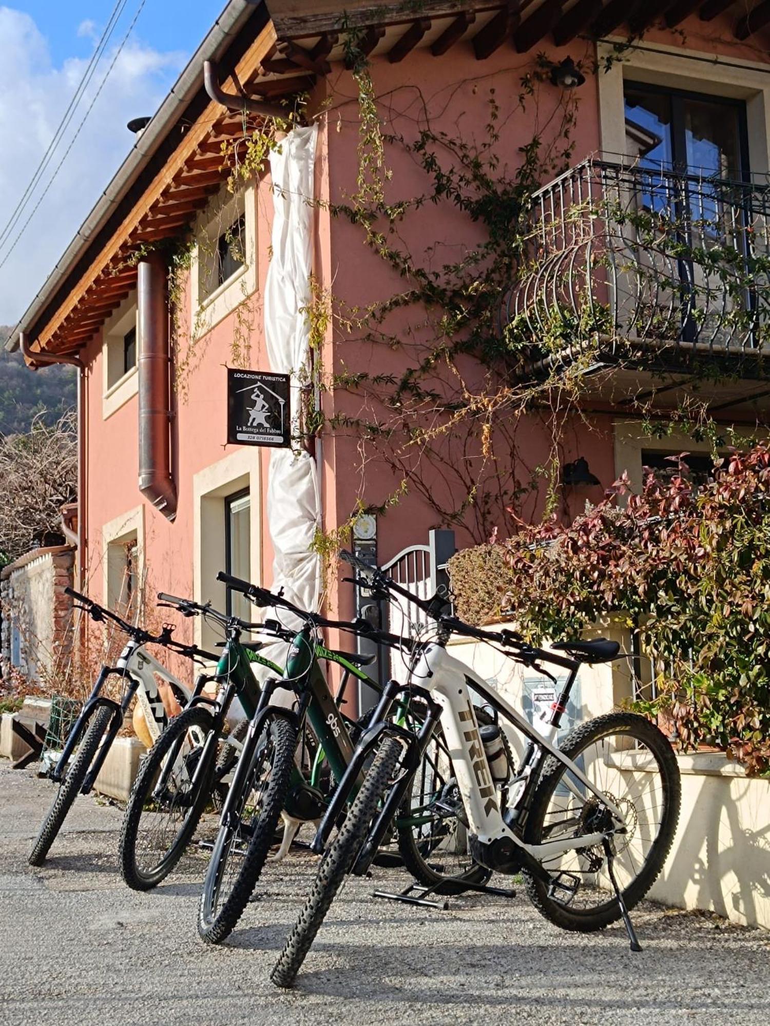 Villa La Bottega Del Fabbro Affitto Breve Contigliano Exterior foto